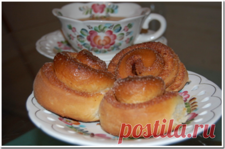 Глазированные розочки с корицей