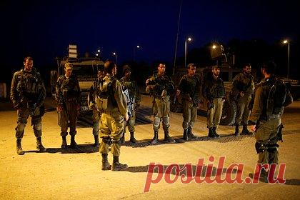 Сирены воздушной тревоги сработали на юге Израиля. Сирены воздушной тревоги сработали в ряде регионов на юге Израиля. По информации ЦАХАЛ, с территории сектора Газа была выпущена ракета. Ракета упала в открытой местности неподалеку от города Нахаль-Оз, не причинив ущерба. Системы противовоздушной обороны (ПВО) при этом задействованы не были.