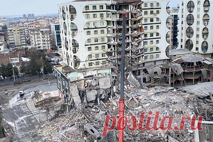 Ученый предсказал рост числа землетрясений в мире. Директор единой геофизической службы РАН, доктор технических наук Юрий Виноградов предсказал рост числа землетрясений в мире в ближайшие пять лет. Как пояснил Виноградов, в последние четыре года сейсмическая активность на планете понижена, поэтому в будущем она может быть повышена.
