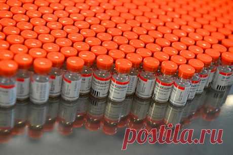 Кремль отказался комментировать данные о приостановке закупок «ЭпиВакКороны». На вопрос о приостановке закупок и поставок российской вакцины от COVID-19 «ЭпиВакКорона» должны отвечать в Минздраве или в оперативном штабе. Об этом заявил официальный представитель Кремля Дмитрий Песков, его цитирует ТАСС. Пресс-секретарь президента подчеркнул, что подобные вопросы не являются прерогативой Кремля.