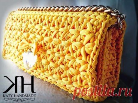 Оригинальные сумочки, связанные пряжей  Спагетти. Вяжется легко и быстро!  есть видео узора Описание: https://original-nye.kg7.info/2/62/5824/