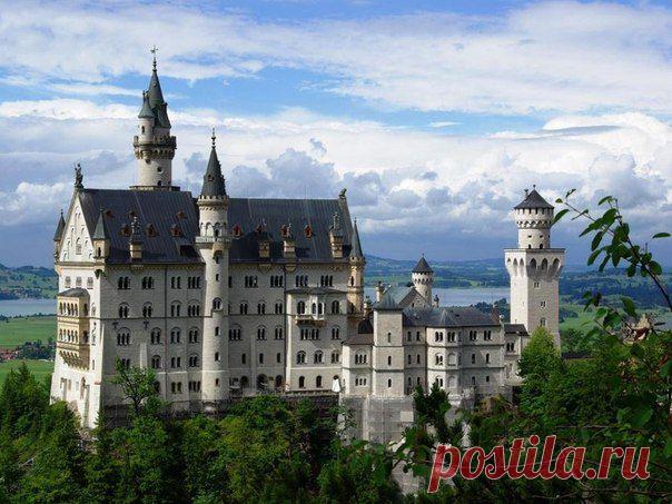 Немецкие замки - Нойшванштайн, Шверин, Эльц, Хоэншвангау, Гогенцоллерн и Морицбург.