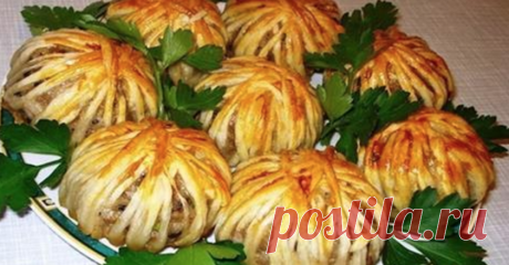 Мясные клубочки: Мой Муж меня после них на руках носит! Когда я украшаю им свой праздничный стол клубочки разлетаются просто на ура. Попробуйте и вам обязательно понравится