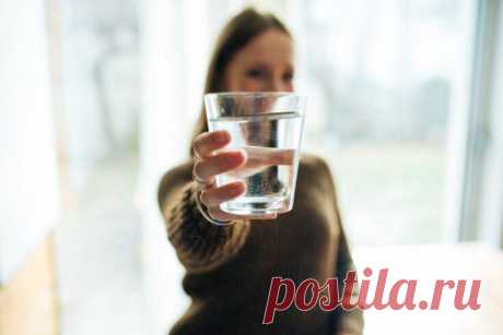 Почему нужно 60-летним пить 1 стакан теплой воды по утрам. Мой опыт похудения и неплохого самочувствия
Добрый день, читатели! Поговорим сегодня о нашем здоровье, которое так тяжело поддерживать с возрастом. В 50 лет здоровье уже не то, а в 60 лет так тем более. И с каждым прожитым годом, и даже днем, нужно предпринимать шаги, чтобы это здоровье добыть себе. С недавних пор я начала пить каждое утро по 1 стакану […]
Читай дальше на сайте. Жми подробнее ➡