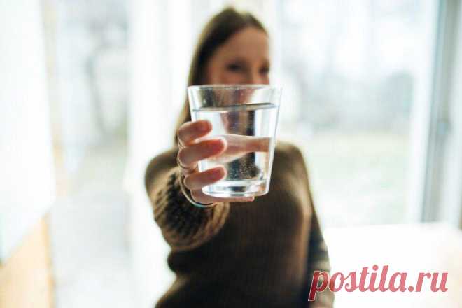 Почему нужно 60-летним пить 1 стакан теплой воды по утрам. Мой опыт похудения и неплохого самочувствия
Добрый день, читатели! Поговорим сегодня о нашем здоровье, которое так тяжело поддерживать с возрастом. В 50 лет здоровье уже не то, а в 60 лет так тем более. И с каждым прожитым годом, и даже днем, нужно предпринимать шаги, чтобы это здоровье добыть себе. С недавних пор я начала пить каждое утро по 1 стакану […]
Читай дальше на сайте. Жми подробнее ➡