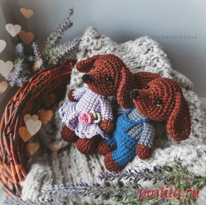 PDF Крошка Такс крючком. FREE crochet pattern; Аmigurumi animal patterns. Амигуруми схемы и описания на русском. Вязаные игрушки и поделки своими руками #amimore - такса, собака, пёс, маленькая собачка, щенок, пёсик.