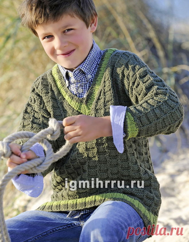 Для мальчика 3-9 лет. Зеленый пуловер с шахматным узором. Вязание спицами для мальчиков