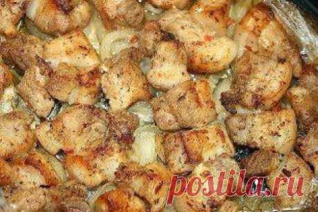 шашлык в духовке на луковой подушке