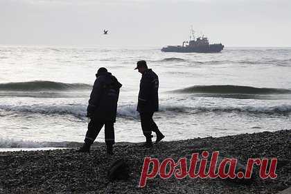 В Одесской области заявили о риске срыва морских мин с якорей из-за шторма. Власти Одесской области заявили о риске срыва с якорей морских мин — из-за шторма они могут прибиться к берегу. Информация об этом появилась в Telegram-канале представителя Одесской областной военной администрации Сергея Братчука. Он призвал украинцев беречь себя и не нарушать распоряжения военного командования.