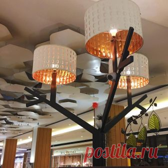 I was just walking at a mall today, minding my own business when I spotted this hack at a quaint little cafe called Tea Verandah. NYMO lampshades on this tree light structure. Nice!
.
#ikeaspotting #ikeahack #lampshade #treelighting