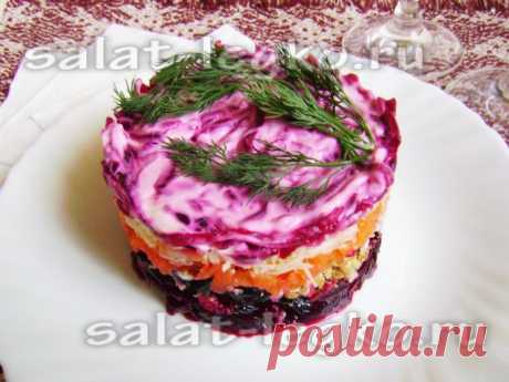 Салат из свеклы с черносливом, сыром и грецким орехом