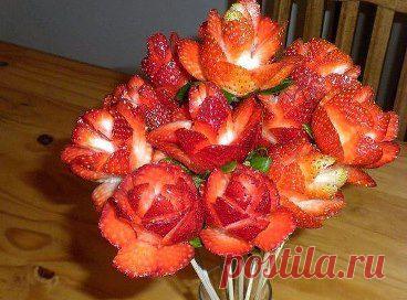 Розы из клубники