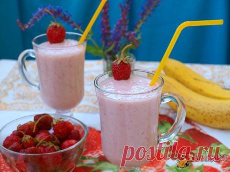 Клубнично-банановый коктейль.