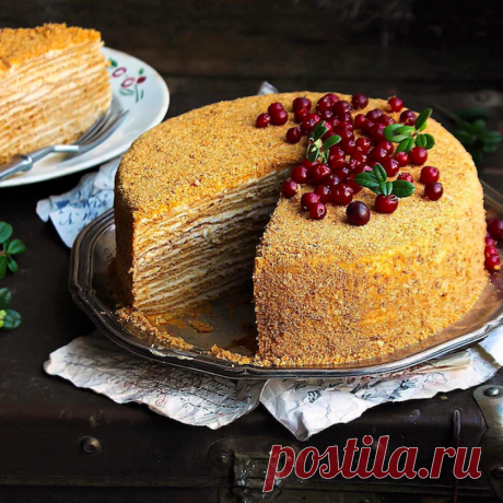 Бархатный медовик с сырно-сметанным кремом