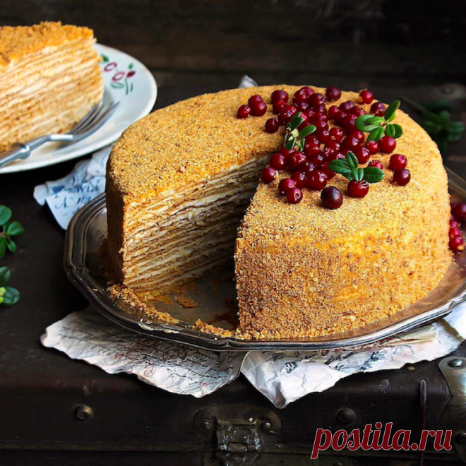 Бархатный медовик с сырно-сметанным кремом