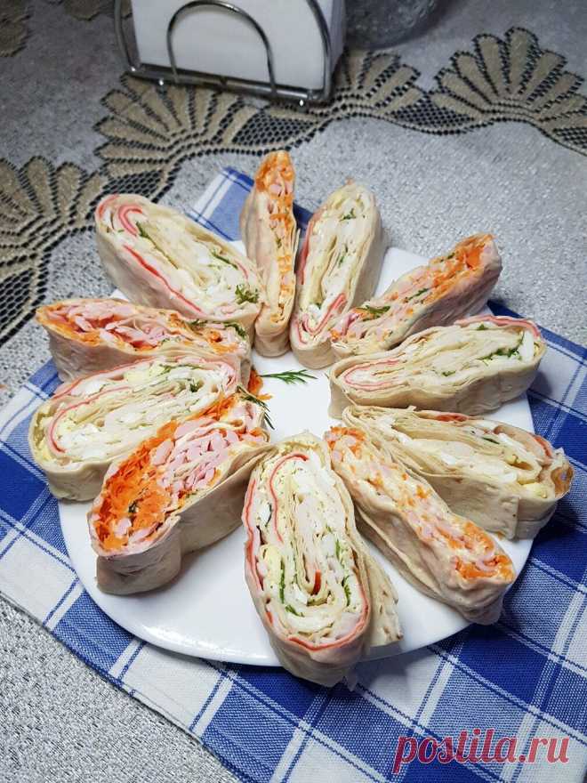 Рулетики из лаваша с разнообразными начинками для праздничного стола - пошаговый кулинарный рецепт приготовления с фото, шаг за шагом.