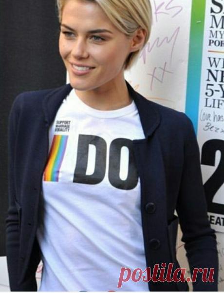 Запрещённая в России футболка