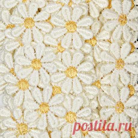 Cream Guipure Lace Sew On Flower with Yellow Middle for Embroidery and Craft 25mm (5 Metres): Amazon.co.uk: Kitchen & Home