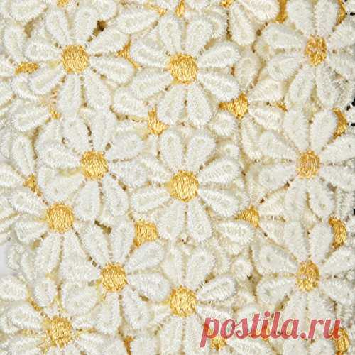 Cream Guipure Lace Sew On Flower with Yellow Middle for Embroidery and Craft 25mm (5 Metres): Amazon.co.uk: Kitchen & Home