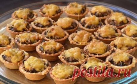 Тарталетки с сыром и грибами