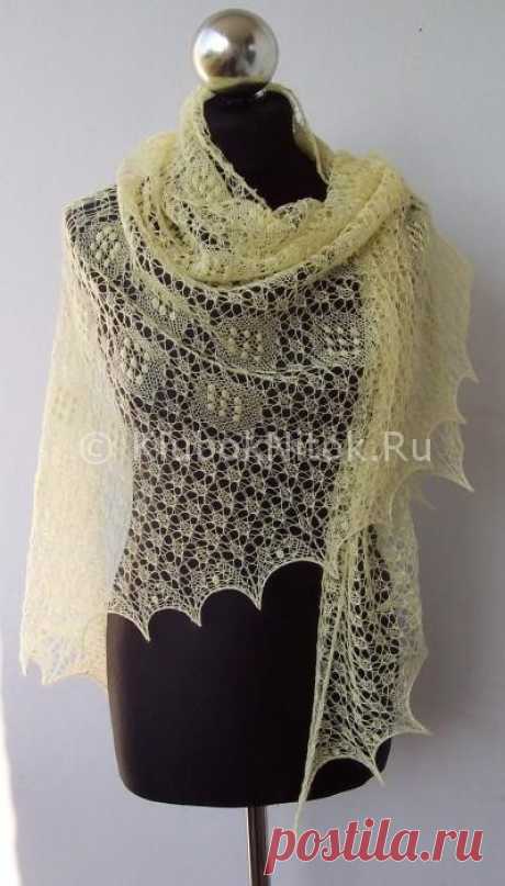 Шикарный палантин-шарф София связан спицами в ажуре. Описание, схема.
Взято с сайта " Клубок ниток,"