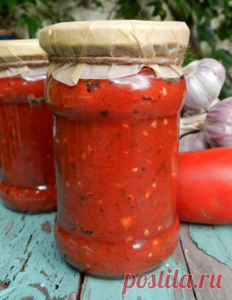 Моя ленивая аджика: остренькая, и готова за 20 мин (без стерилизации). И для тех, кто любит острую и не любит кислую , без стерилизации. Вкусно, просто, быстро!
