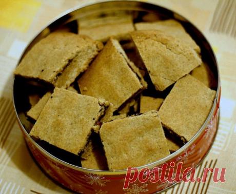 Пряник «Княгиня Ольга» 300 г меда,
	100 г сахара,
	200 г пшеничной муки,
	200 г ржаной муки,
	100 г сливочного масла,
	3 желтка,
	1 ч.л. смеси молотой корицы, гвоздики, мускатного ореха, имбиря, кориандра, кардамона,
	1 ч.л. пекарского порошка или соды.

Мед ставят на огонь и нагревают, помешивая, до жидкого сост