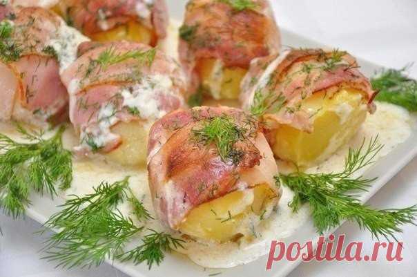 Вкусный картофель в беконовой одежке