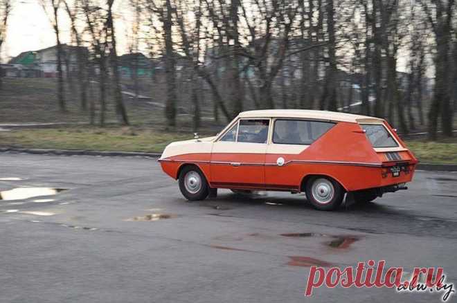Белорусский пенсионер колесит на самодельном автомобиле “Фантазия”