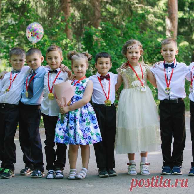 💌 Выпускные альбомы, где каждая фотография олицетворяет вашего ребенка
🤩 Персональный подход 📸 Профессиональный фотограф 💖 Доступные цены
🌍 Работаем по Санкт-Петербургу и Ленинградской обл. 📞 +7(921)580-40-01