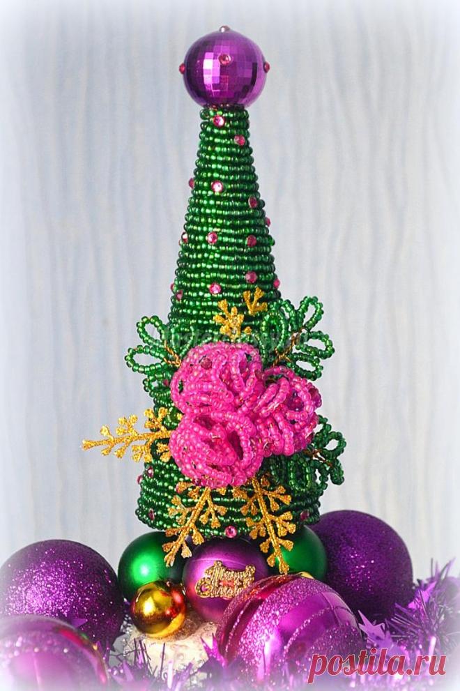 Елочка из бисера с цветами и стразами. Мастер-класс с пошаговыми фото