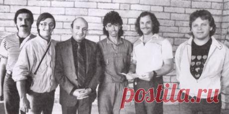 Редкая фотография. 
 А.Тиханович (Верасы), В.Ярушин (Ариэль), М.Жванецкий, В.Леонтьев, Б.Каплун (Ариэль), Ю.Антонов