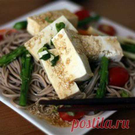 Гречневая лапша с томатами, тофу и базиликом рецепт – китайская кухня, вегетарианская еда: основные блюда