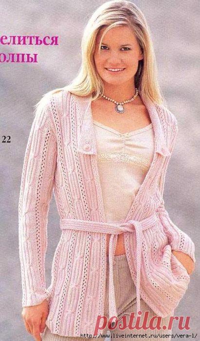 Жакет из ажурного узора с косами.