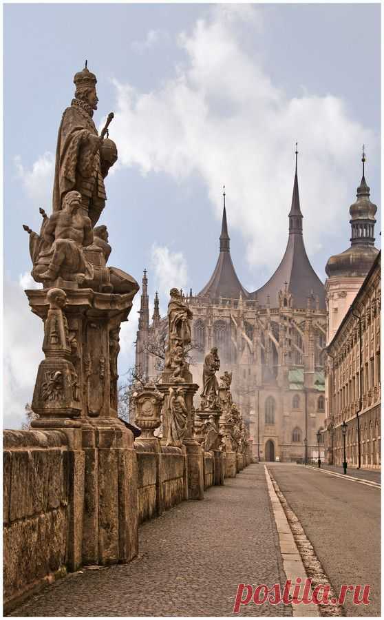 The cathedral of St.Barbara in Kutná Hora (Central Bohemia)…
500px.com  |  Pinterest • Всемирный каталог идей