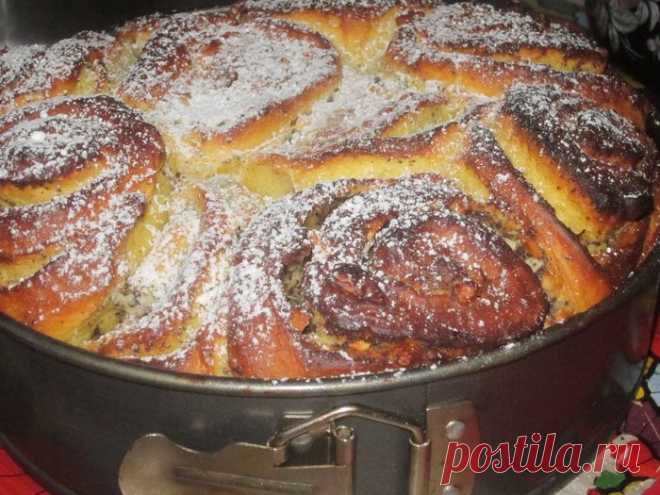 Булочки "Синабон" на тыквенном тесте с глазурью из сливочного сыра