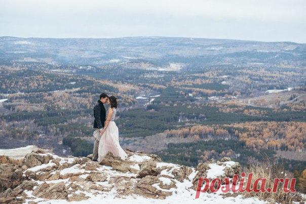 Горы - потрясающий пейзаж для романтичной истории пары! Топ-9 историй на фоне бесподобных горных вершин! 1. Любовь и горы: love-story Артема и Ирины weddywood.ru/ljubov_i_gory_love-story_artema_i_iriny 2. Горы, небо и еще один повод влюбиться: love-story Саши и Лены weddywood.ru/gory_nebo_i_eshche_odin_povod_vljubitsja_love-story_sashi_i_leny 3. На вершине чувств: love-story Карины и Андрея в Крыму weddywood.ru/na_vershine_chuvstv_love-story_kariny_i_andreja_v_krymu 4. Очарование природы:…