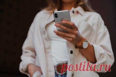 Стало известно о новой функции WhatsApp. Пользователям мессенджера WhatsApp на базе Android станет доступна возможность быстрого переноса чатов со старого устройства на новое. О разработке новой функции стало известно специалистам портала WABetaInfo. По данным портала, функция предусматривает перенос чатов без необходимости создавать их резервную копию.
