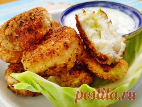 Котлеты рыбные по рецепту 1952 г Мой отец в студенческие годы в 1956 году ездил поднимать Целину. Вернувшись домой среди прочих подарков привез жутко дефицитную книгу "О вкусной и здоровой пище" 1952 г. Ее все соседи и знак