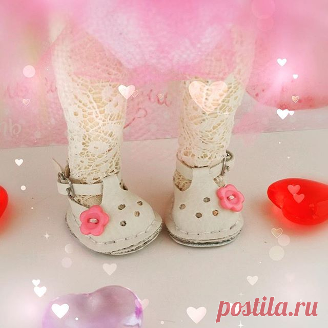 Розовости 🌸🌸🌸вам в ленту!!!Всем прекрасного дня🍀🍀🍀и отличного настроения!😘😘😘
#ножки #СладулькиныСандальки #кукольнаяобувь  #ручнаяработа