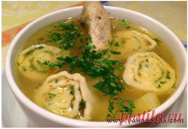 Вкусный гороховый суп рецепт. Гороховый суп с чесночными рулетиками Вкусный, сытный, хотя и не перегруженный ингредиентами, согревающий супчик. Пикантные же чесночные рулетики создают полную гармонию вкуса.