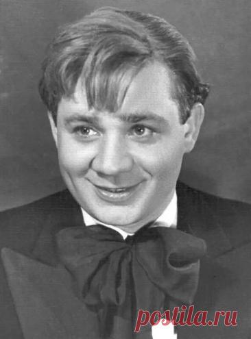 Евгений Леонов, 2 сентября, 1926
 • 29 января 1994