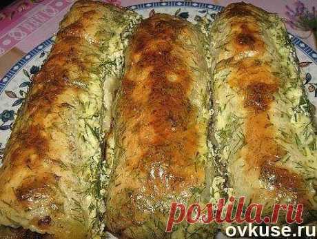 Рулет с фаршем или другой начинкой.