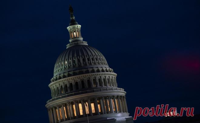 Politico узнала о согласии лидеров конгресса США предотвратить шатдаун. По сведениям Politico, лидеры конгресса США договорились в четвертый раз временно продлить работу правительства, чтобы не допустить приостановки работы министерств. Конгрессменам остается на голосование два дня