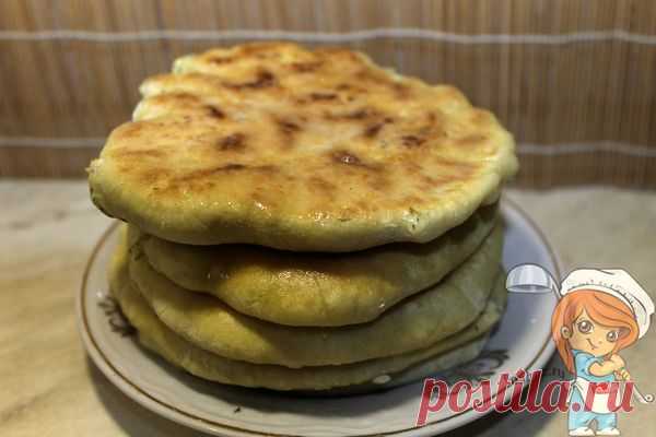Вкусные лепешки с творогом и зеленью: 2 проверенных рецепта! Лепешки с творогом и зеленью — простое и вкусное блюдо. Приготовим их по рецепту моей бабушки. 2 простых незатейливых пошаговых рецепта