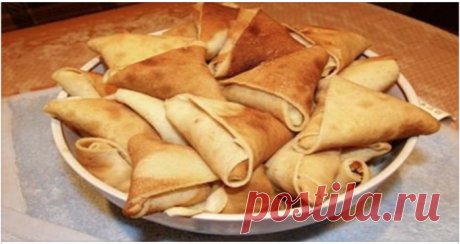 Соблазнительно аппетитные блинчики треугольной формы с мясной начинкой просто тают во рту 


Оригинальное блюдо украинской кухни — блинчики с мясом









Оригинальное блюдо украинской кухни — блинчики с разнообразной начинкой «бендерики». Они хороши на праздничном столе, и являются отли…