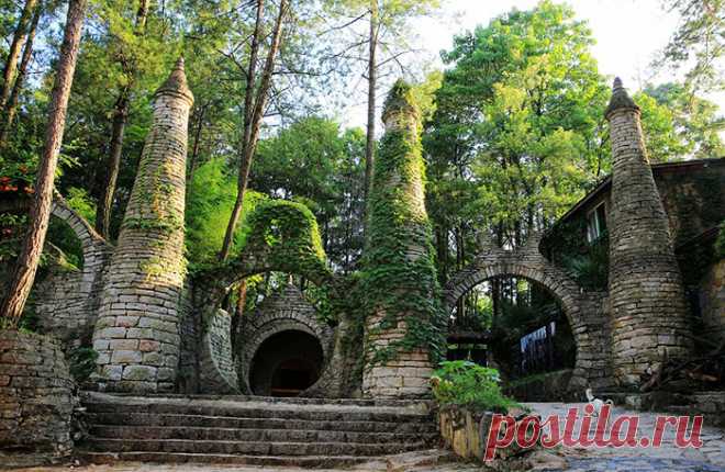 Скульптор из Китая в одиночку 20 лет создаёт парк-утопию