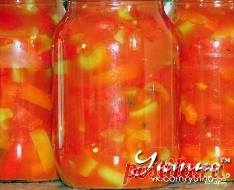 ВКУСНЕЙШИЙ и МУЛЬТИВИТАМИННЫЙ Лечо.Дорогие мои читатели.Рецепт, ПРОВЕРЕННЫЙ годами. Делаю каждый год по 2 порции - всегда Не ХВАТАЕТ. Лечо получается СЛАДКОЕ, Моим Детям особенно НРАВИТСЯ. А мне НРАВИТСЯ.что в нем МАССА Витаминов и Детки Почти Не БОЛЕЮТ.

Нам потребуется:

3 кг помидор
1,5 стакана сахара
1 стакан растительного масла
8-10 горошин черного перца
2 столовые ложки соли
3 лавровых листа
2 столовые ложки уксуса 9%
3 кг сладкого перца
