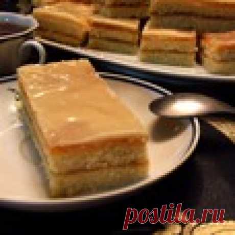 Пирожное "Полоска" с фруктовой помадкой Кулинарный рецепт