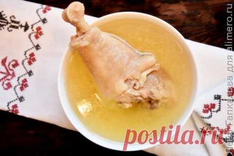 👌 Как приготовить идеальный бульон из курицы, рецепты с фото Куриный бульон поистине обладает лечебными свойствами. Это сейчас доказано что бульон восстанавливает насыщает стимулирует возбуждает а вот заботливые еврейские бабушки знали это б...